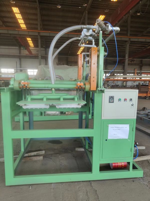 Basit Yapı Küçük Kağıt Yumurta Tepsisi Yapım Makinesi 700pcs/H 2 Yapım Kalıpları Yumurta Tepsisi Yapım Makinesi