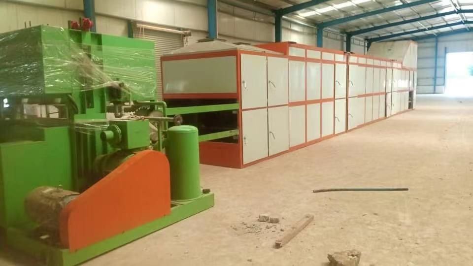 1500pcs/h Küçük İşletme Yarım Otomatik Yumurta Tepsisi Makinesi / Apple Tepsisi Yapım Makinesi Basit Yapı Hız Düzenlenebilir Alüminyum Kalıplar PLC Kontrolü