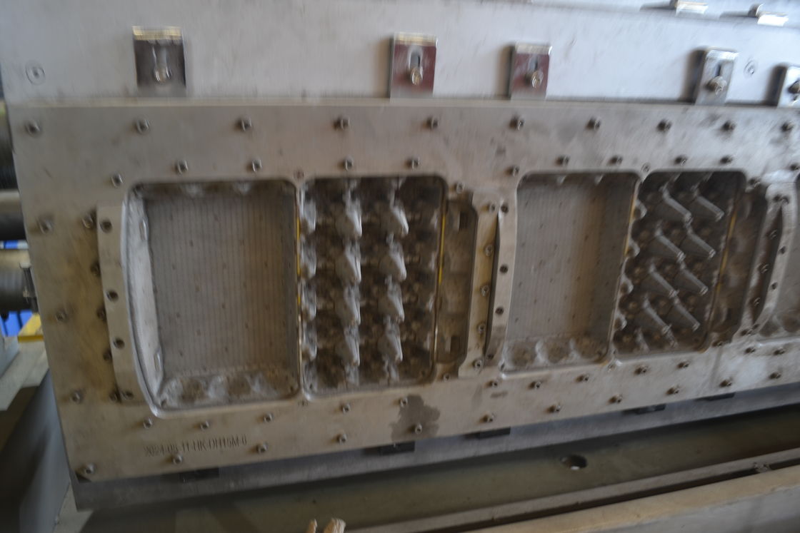 Enerji tasarrufu teknolojisi ve üretim için dayanıklı yapıyı birleştiren Tam Otomatik Yumurta Tepsisi Makinesi Üretim Hatı Üretim Sistemi