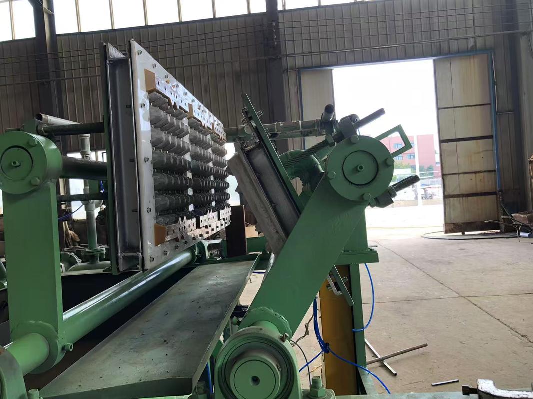 1*4 Kalıp 1500Pcs/h Kağıt Yumurta Tepsisi Makine / Yumurta Tepsisi Paketleme Makine Fiyatı İyi Yedek Parçalarla Basit Küçük İşletme