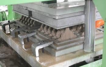Özel Renkli Atık Kağıt Yumurta Tepsisi Makinesi 350 Pcs/h Paslanmaz Çelik Malzeme