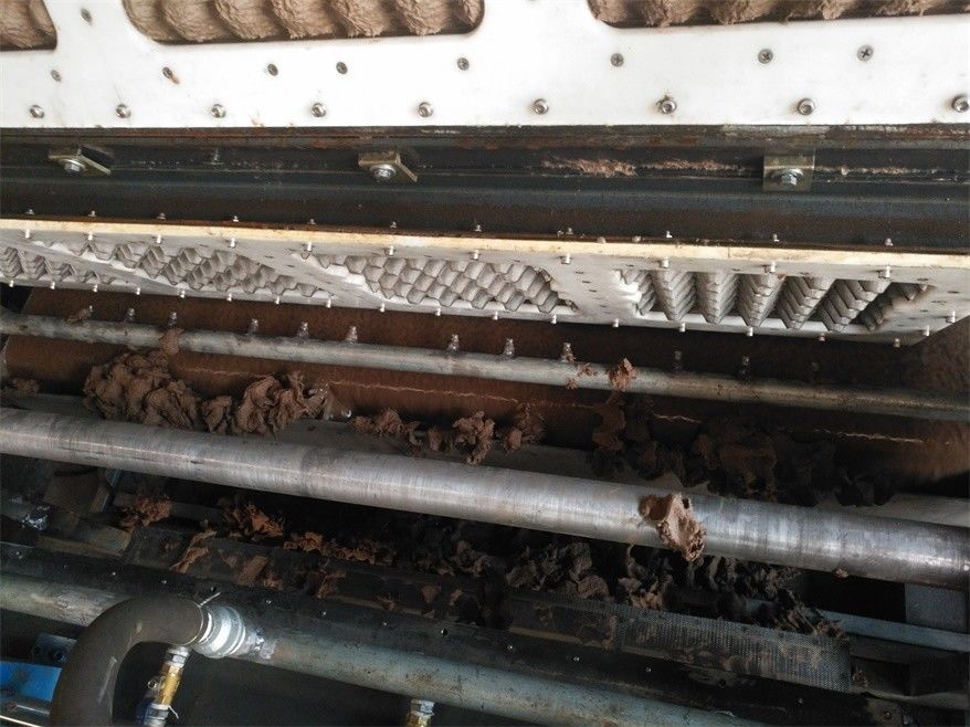 Tek kullanımlık pulp yumurta kartonları yapmak için otomatik kağıt tepsisi üretim hattı