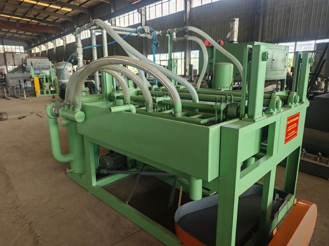 Yarı Otomatik Kağıt Yumurta Tepsisi Makinesi 700 adet/saat-1500 adet/saat Geri Dönüştürülmüş Otomatik Yumurta Karton Üretim Hattı